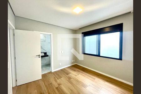 Casa de condomínio à venda com 215m², 3 quartos e 2 vagas Casa de condomínio à venda com 215m², 3 quartos e 2 vagasSuíte 2