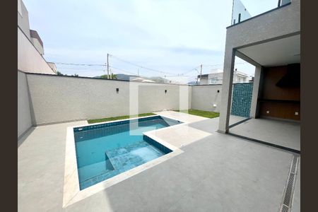 Casa de condomínio à venda com 215m², 3 quartos e 2 vagas Casa de condomínio à venda com 215m², 3 quartos e 2 vagasQuintal