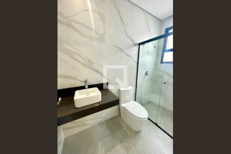 Casa de condomínio à venda com 215m², 3 quartos e 2 vagas Casa de condomínio à venda com 215m², 3 quartos e 2 vagasBanheiro da Suíte 2