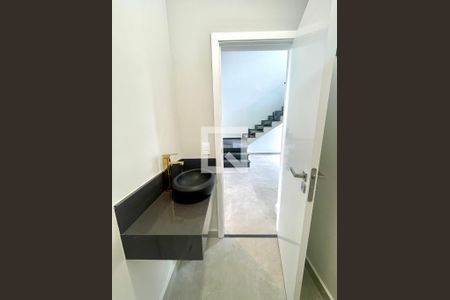 Casa de condomínio à venda com 215m², 3 quartos e 2 vagas Casa de condomínio à venda com 215m², 3 quartos e 2 vagasLavabo