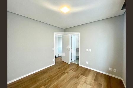 Casa de condomínio à venda com 215m², 3 quartos e 2 vagas Casa de condomínio à venda com 215m², 3 quartos e 2 vagasSuíte 2