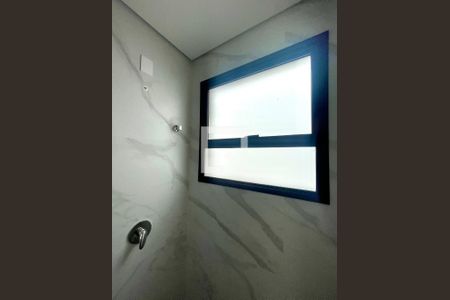 Casa de condomínio à venda com 215m², 3 quartos e 2 vagas Casa de condomínio à venda com 215m², 3 quartos e 2 vagasBanheiro da Suíte 2