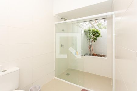 Casa à venda com 180m², 2 quartos e 2 vagasBanheiro da Suite 2