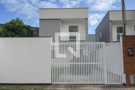 Casa à venda com 105m², 3 quartos e 1 vagaFachada