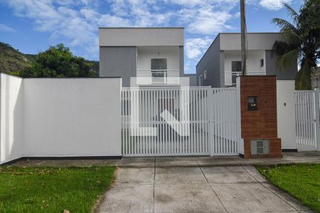 Casa à venda com 105m², 3 quartos e 1 vagaFachada