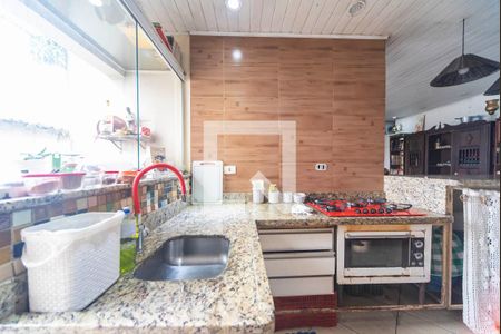 Casa à venda com 40m², 5 quartos e sem vaga Casa à venda com 40m², 5 quartos e sem vagaCozinha casa 2