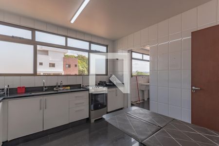 Apartamento à venda com 243m², 4 quartos e 2 vagas Apartamento à venda com 243m², 4 quartos e 2 vagasCozinha