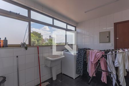 Apartamento à venda com 243m², 4 quartos e 2 vagas Apartamento à venda com 243m², 4 quartos e 2 vagasLavanderia