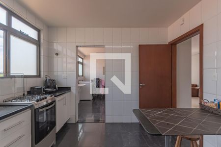 Apartamento à venda com 243m², 4 quartos e 2 vagas Apartamento à venda com 243m², 4 quartos e 2 vagasCozinha