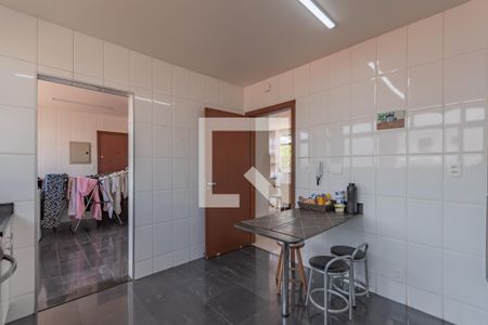 Apartamento à venda com 243m², 4 quartos e 2 vagas Apartamento à venda com 243m², 4 quartos e 2 vagasCozinha