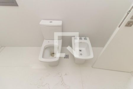 Apartamento à venda com 260m², 3 quartos e 3 vagas Apartamento à venda com 260m², 3 quartos e 3 vagasBanheiro 1 - Suíte