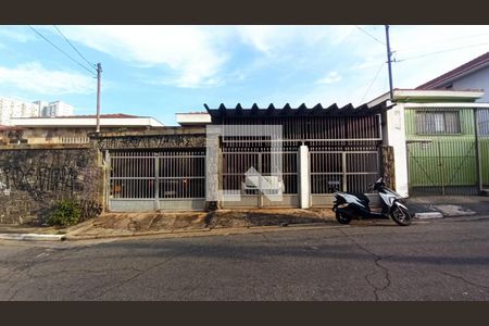 Casa à venda com 290m², 3 quartos e 4 vagas Casa à venda com 290m², 3 quartos e 4 vagasFachada