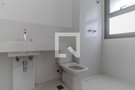 Apartamento à venda com 260m², 3 quartos e 3 vagas Apartamento à venda com 260m², 3 quartos e 3 vagasBanheiro da Suíte 1