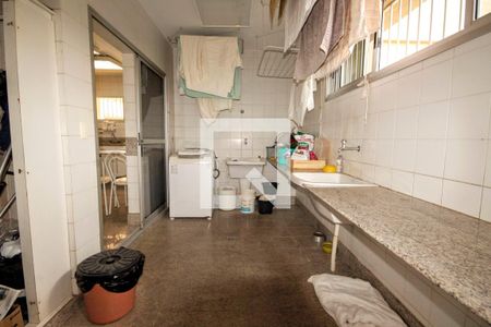 Casa à venda com 900m², 4 quartos e 8 vagasÁrea de Serviço