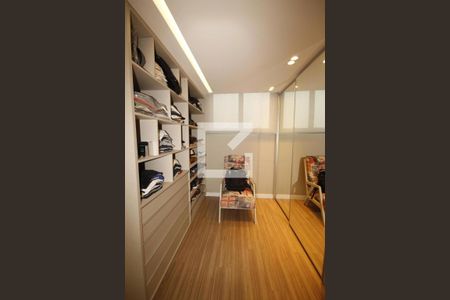 Casa à venda com 900m², 4 quartos e 8 vagascloset