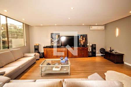 Casa à venda com 900m², 4 quartos e 8 vagassala 3