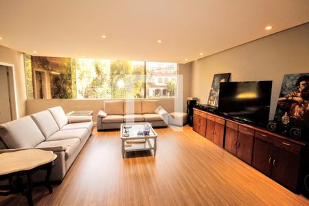 Casa à venda com 900m², 4 quartos e 8 vagassala 3