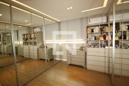 Casa à venda com 900m², 4 quartos e 8 vagasCloset 2