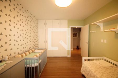 Casa à venda com 900m², 4 quartos e 8 vagasquarto 1