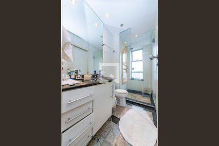 Apartamento à venda com 176m², 3 quartos e 3 vagas Apartamento à venda com 176m², 3 quartos e 3 vagasBanheiro Social