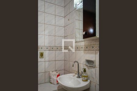 Casa à venda com 80m², 2 quartos e 2 vagas Casa à venda com 80m², 2 quartos e 2 vagasBanheiro