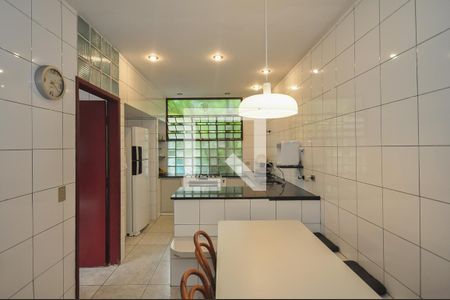 Casa à venda com 400m², 4 quartos e 3 vagas Casa à venda com 400m², 4 quartos e 3 vagasCozinha