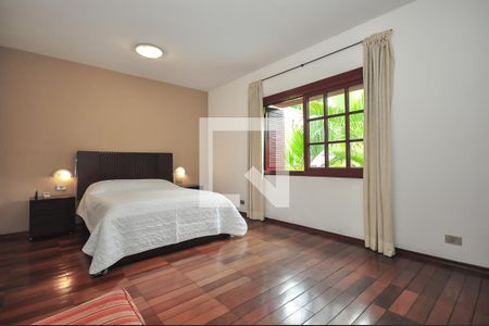 Casa à venda com 400m², 4 quartos e 3 vagas Casa à venda com 400m², 4 quartos e 3 vagasSuíte 2