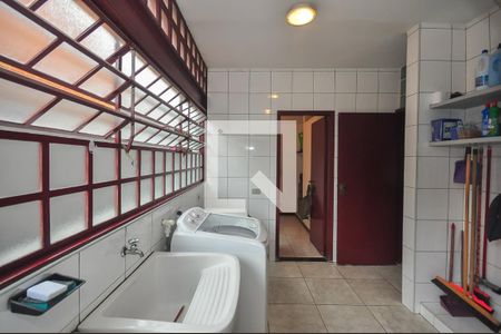 Casa à venda com 400m², 4 quartos e 3 vagas Casa à venda com 400m², 4 quartos e 3 vagasÁrea de Serviço