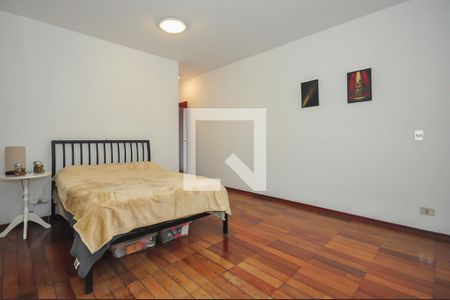 Casa à venda com 400m², 4 quartos e 3 vagas Casa à venda com 400m², 4 quartos e 3 vagasSuíte 3