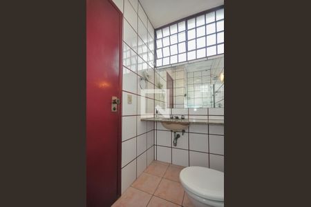 Casa à venda com 400m², 4 quartos e 3 vagas Casa à venda com 400m², 4 quartos e 3 vagasBanheiro Suíte 1