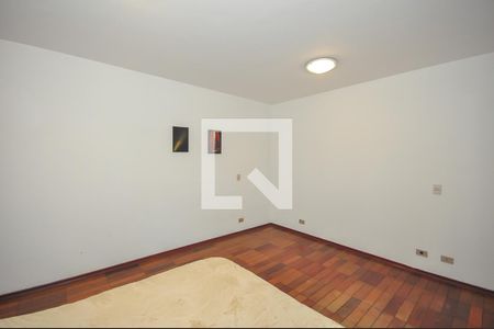 Casa à venda com 400m², 4 quartos e 3 vagas Casa à venda com 400m², 4 quartos e 3 vagasSuíte 3