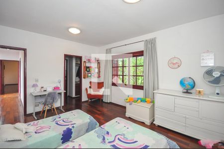 Casa à venda com 400m², 4 quartos e 3 vagas Casa à venda com 400m², 4 quartos e 3 vagasSuíte 4