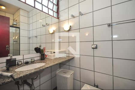 Casa à venda com 400m², 4 quartos e 3 vagas Casa à venda com 400m², 4 quartos e 3 vagasBanheiro Suíte 3