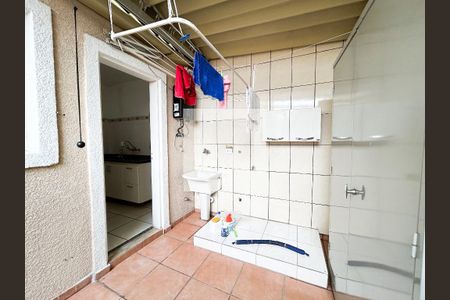 Casa de condomínio à venda com 150m², 3 quartos e 2 vagas Casa de condomínio à venda com 150m², 3 quartos e 2 vagasÁrea de Serviço