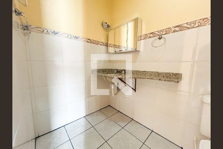 Casa de condomínio à venda com 150m², 3 quartos e 2 vagas Casa de condomínio à venda com 150m², 3 quartos e 2 vagasBanheiro 2