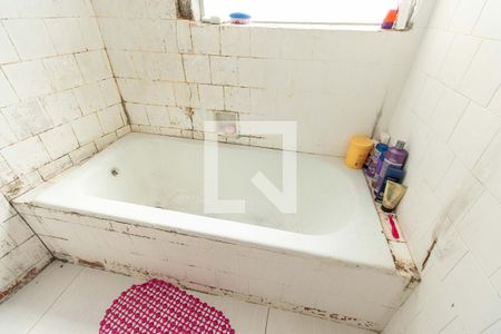 Casa à venda com 110m², 2 quartos e sem vaga Casa à venda com 110m², 2 quartos e sem vagaBanheiro