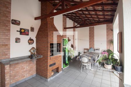 Casa à venda com 160m², 3 quartos e 2 vagas Casa à venda com 160m², 3 quartos e 2 vagasChurrasqueira