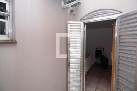 Casa à venda com 160m², 3 quartos e 2 vagas Casa à venda com 160m², 3 quartos e 2 vagasÁrea externa