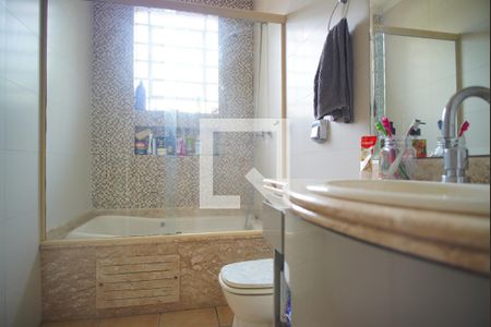 Casa à venda com 260m², 3 quartos e 2 vagasBanheiro Corredor