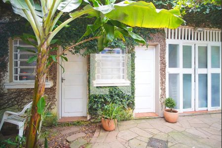 Casa à venda com 260m², 3 quartos e 2 vagasQuarto 1 - Suíte - Vista