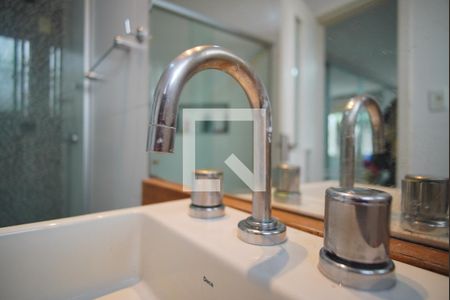 Casa à venda com 260m², 3 quartos e 2 vagasBanheiro da Suíte - Torneira