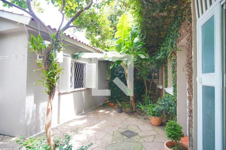 Casa à venda com 260m², 3 quartos e 2 vagasQuintal - Fundos