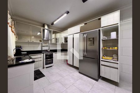 Casa à venda com 172m², 3 quartos e 2 vagas Casa à venda com 172m², 3 quartos e 2 vagasCozinha