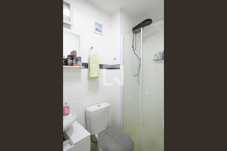 Apartamento à venda com 34m², 2 quartos e 1 vaga Apartamento à venda com 34m², 2 quartos e 1 vagaBanheiro