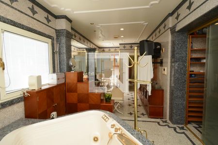 Casa à venda com 1100m², 4 quartos e 5 vagasBanheiro da Suíte master