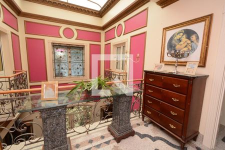 Casa à venda com 1100m², 4 quartos e 5 vagasHall do piso superior