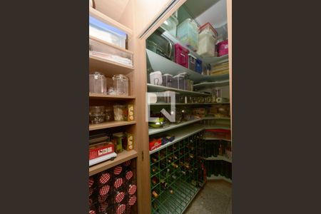 Casa à venda com 1100m², 4 quartos e 5 vagasDespensa