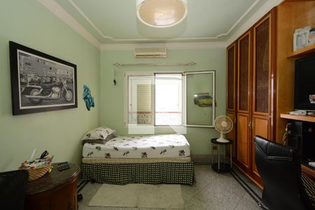 Casa à venda com 1100m², 4 quartos e 5 vagasQuarto 4