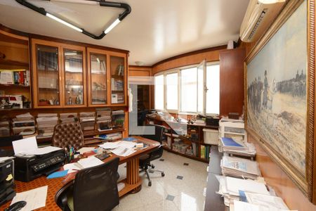 Casa à venda com 1100m², 4 quartos e 5 vagasEscritórios