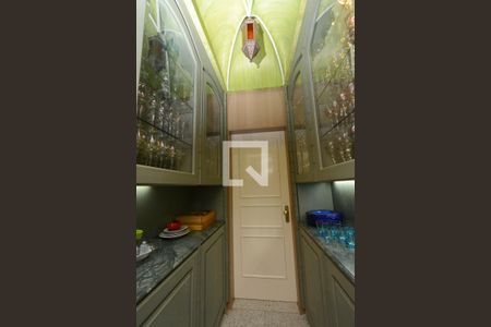 Casa à venda com 1100m², 4 quartos e 5 vagasDespensa